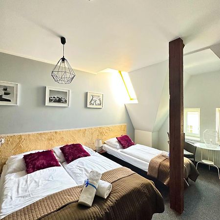 Expolis Residence - City Center Mtp Targi - 24H #Betterthanyourex Poznań Exterior foto