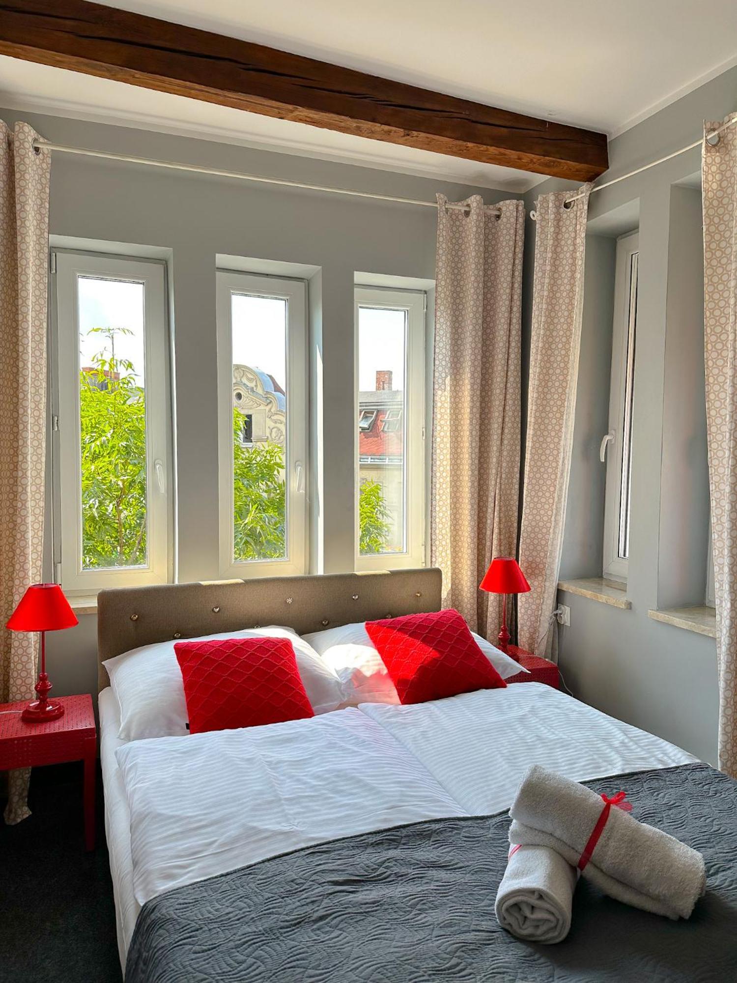 Expolis Residence - City Center Mtp Targi - 24H #Betterthanyourex Poznań Exterior foto