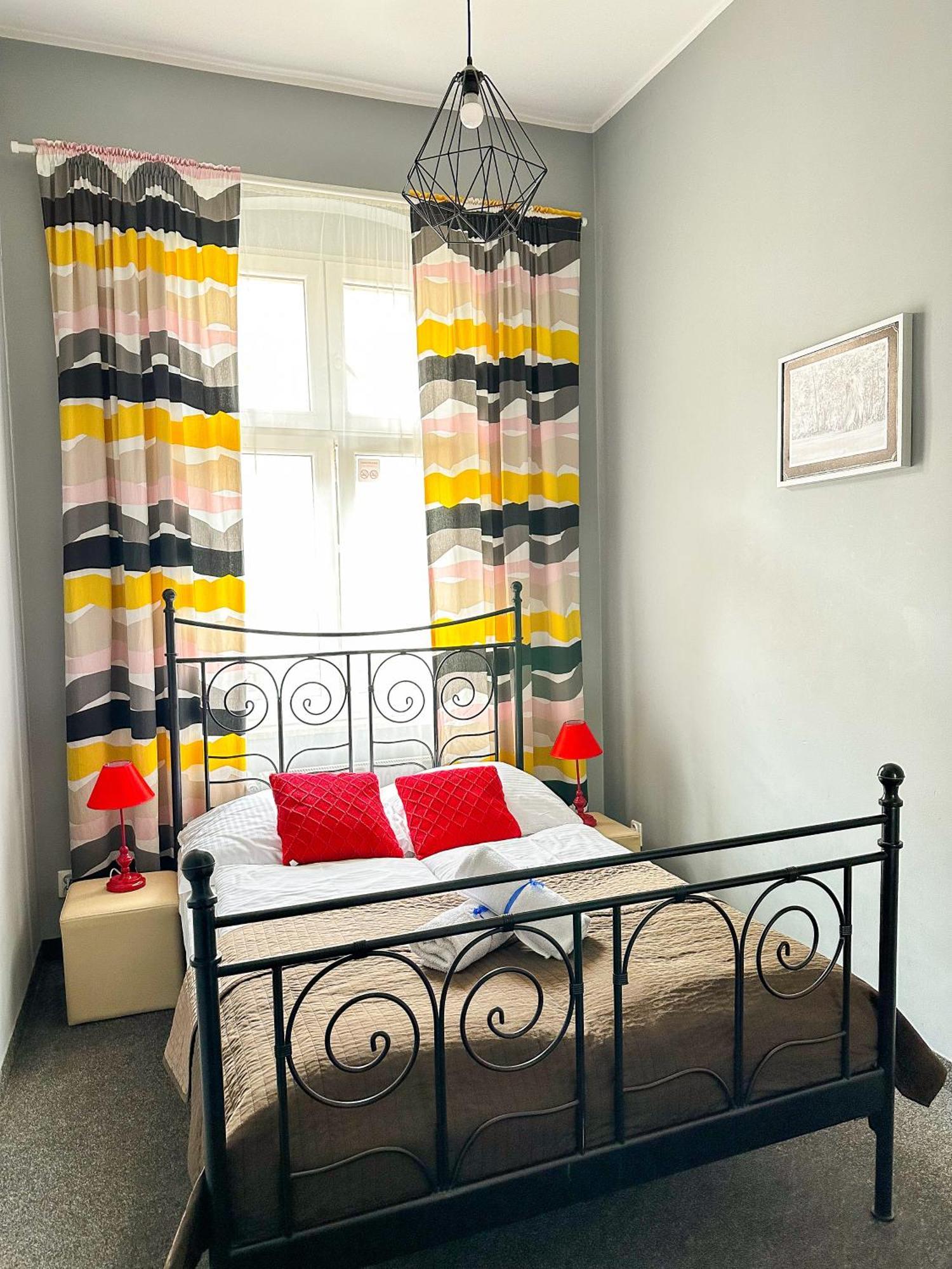 Expolis Residence - City Center Mtp Targi - 24H #Betterthanyourex Poznań Exterior foto